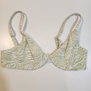 Hollister California  Bikini Top Elegant Green Patterned Size M